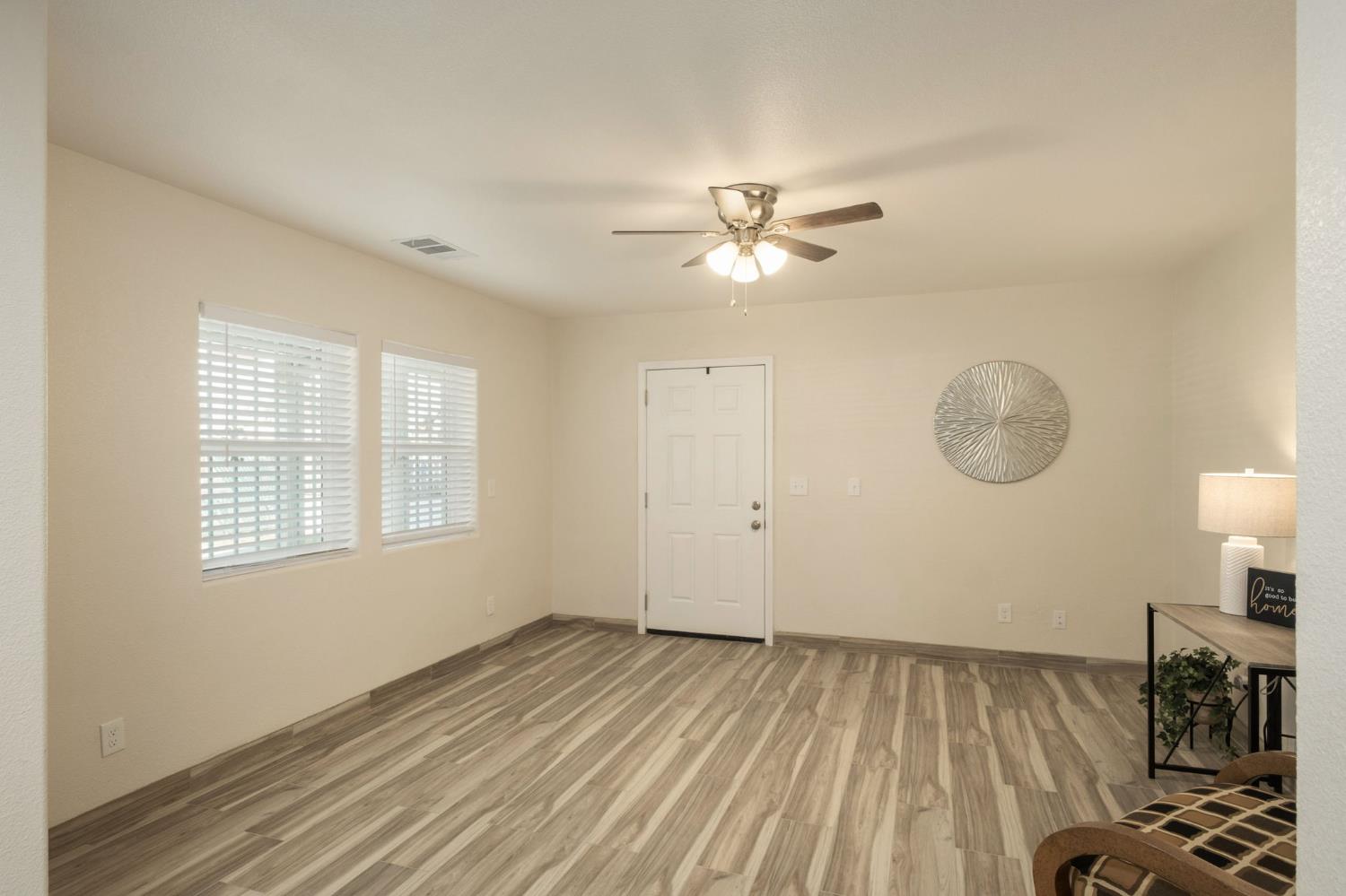 3316 E Clinton Ave, Fresno, CA 93703