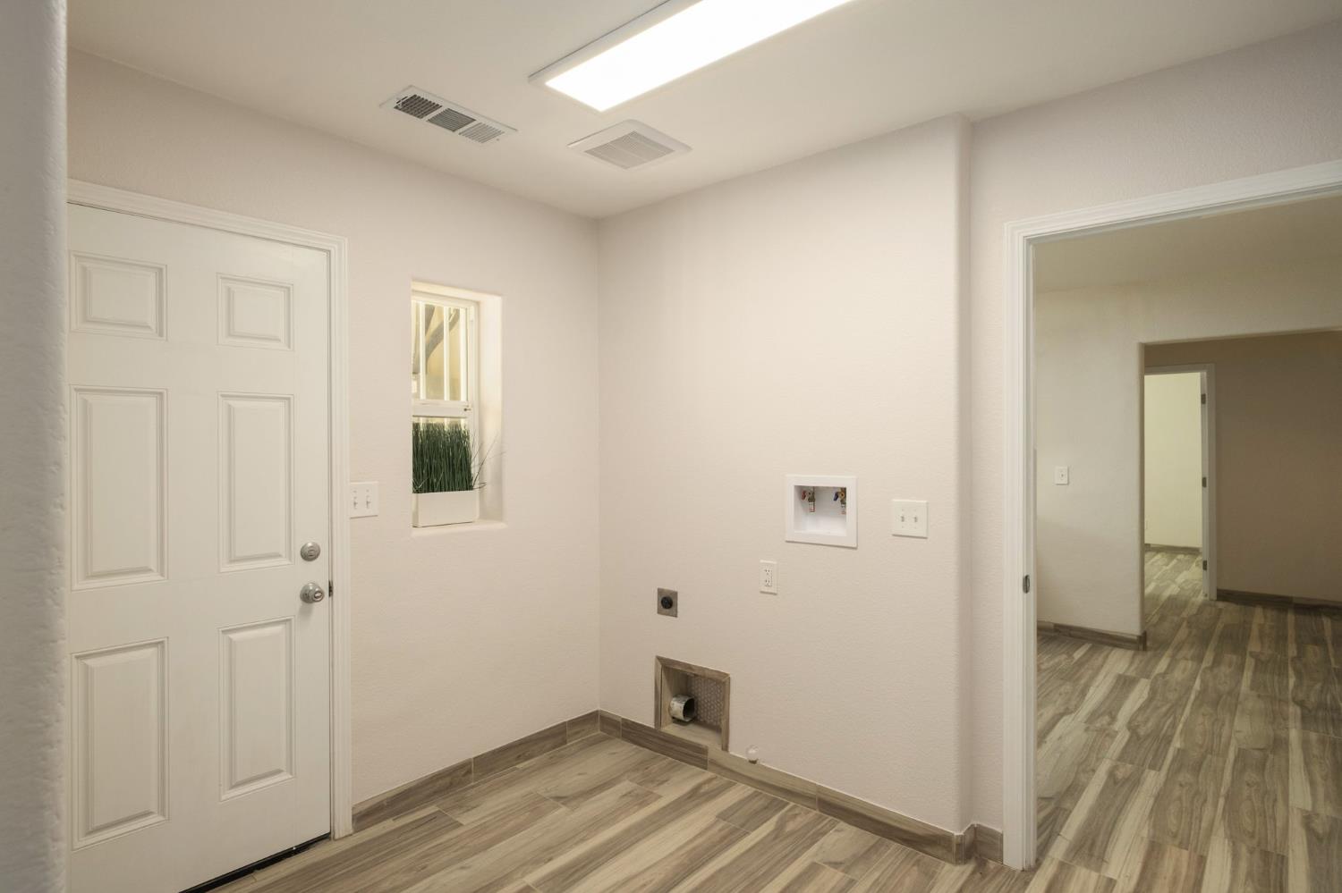 3316 E Clinton Ave, Fresno, CA 93703