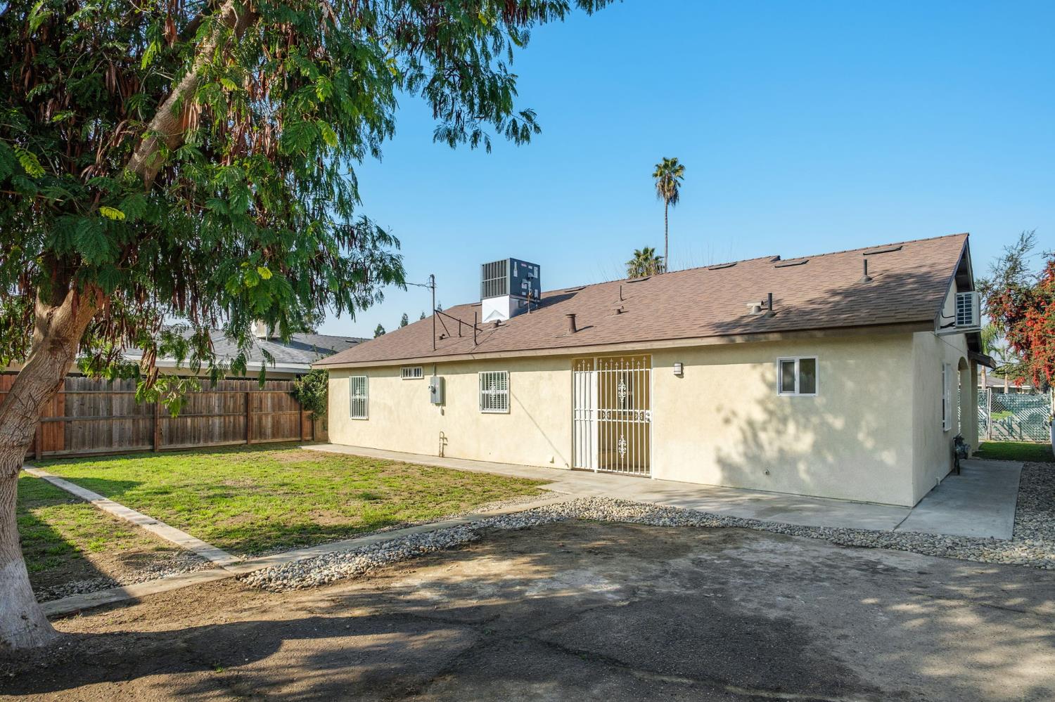 3316 E Clinton Ave, Fresno, CA 93703