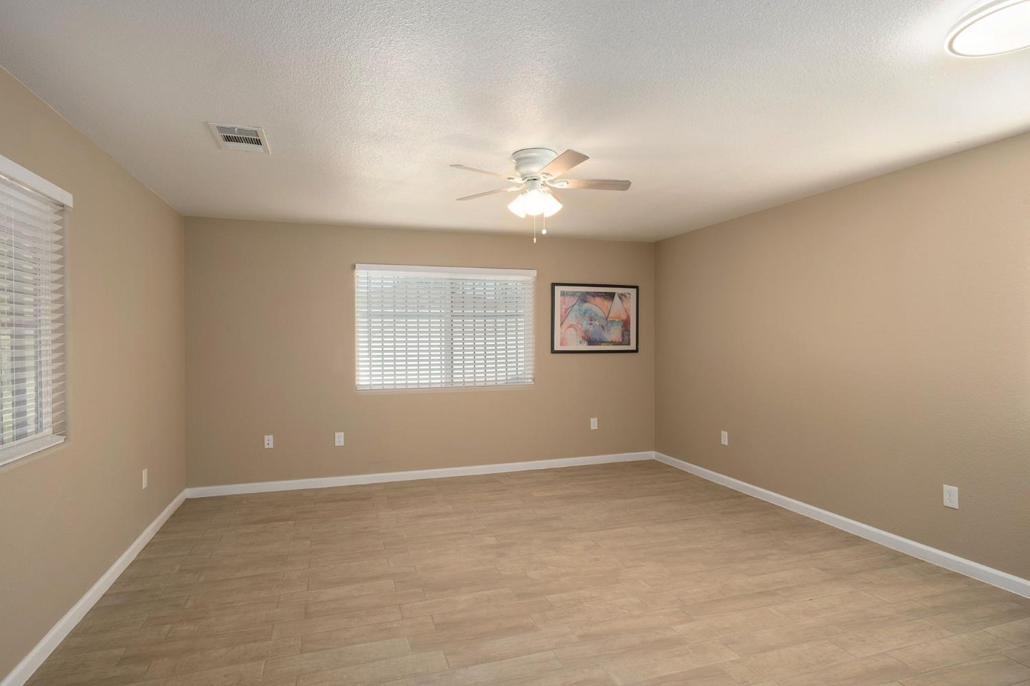 3316 E Clinton Ave, Fresno, CA 93703