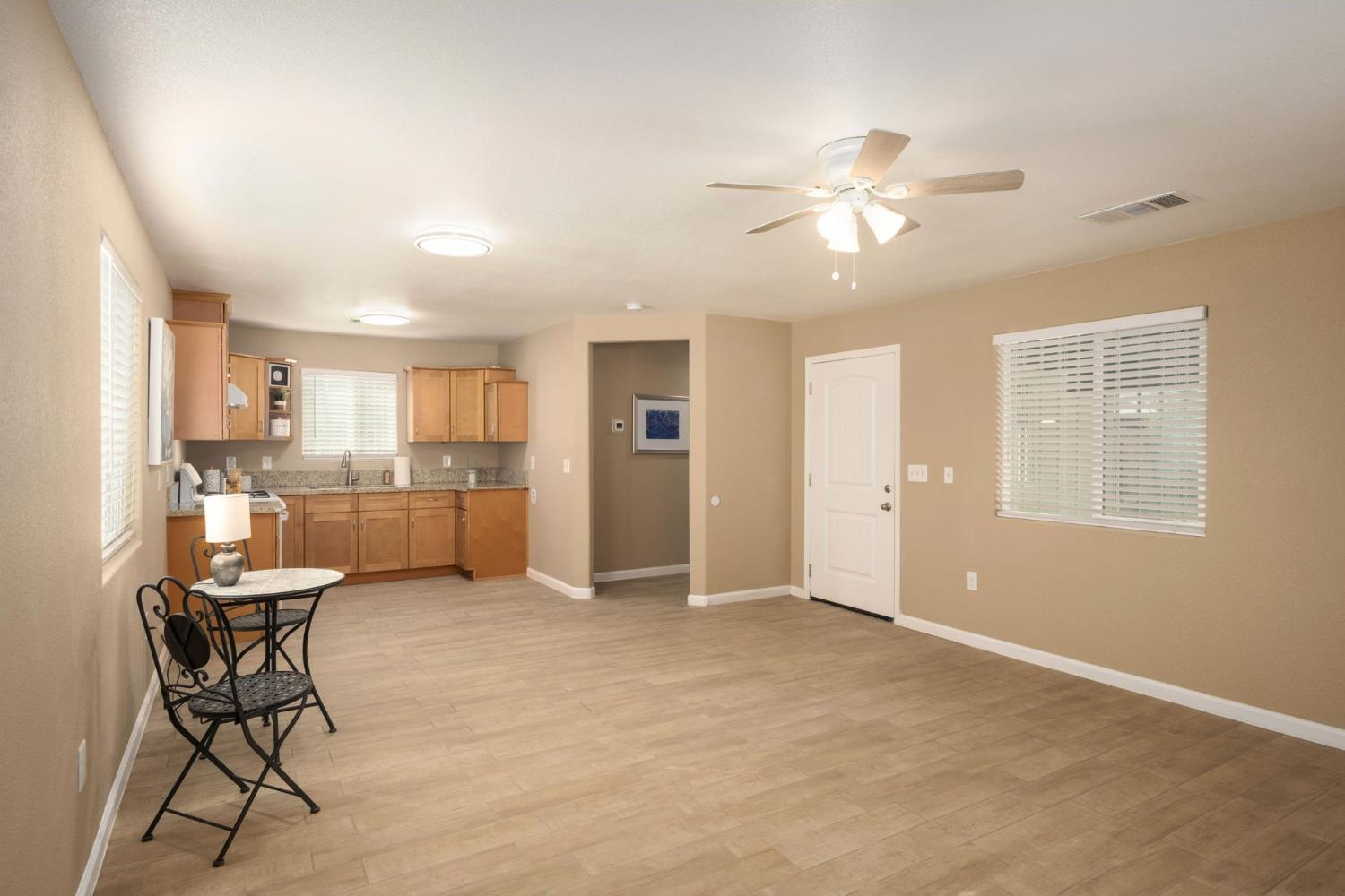 3316 E Clinton Ave, Fresno, CA 93703