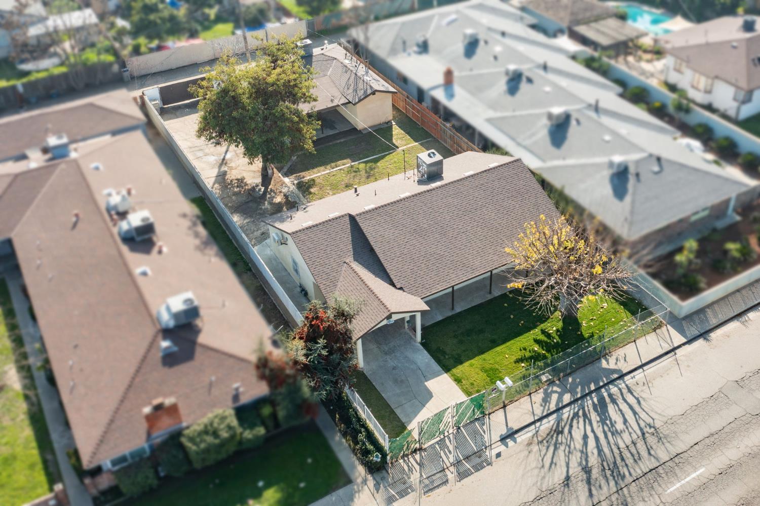 3316 E Clinton Ave, Fresno, CA 93703