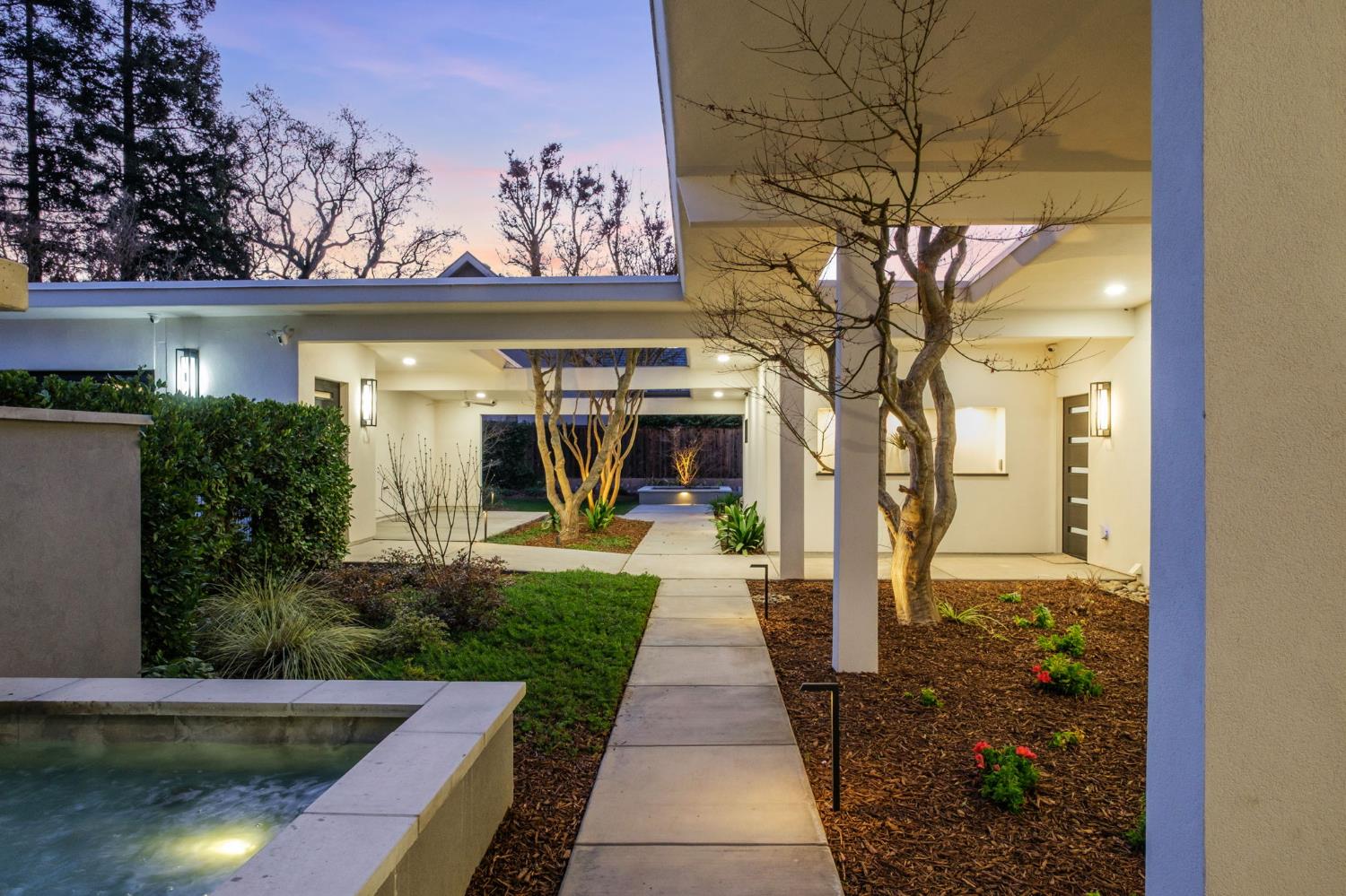 1230 W Moraga Rd, Fresno, CA 93711