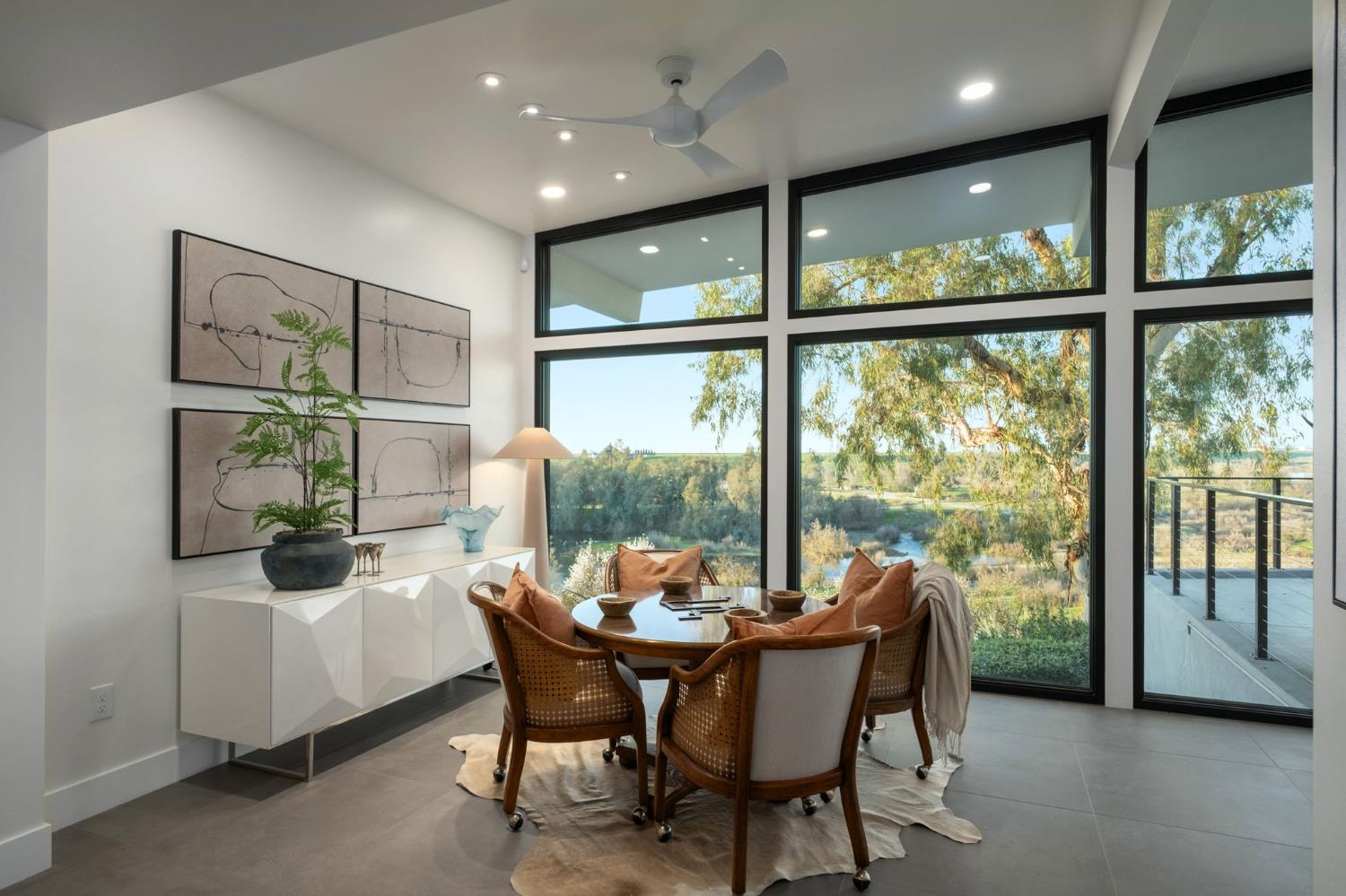 1230 W Moraga Rd, Fresno, CA 93711