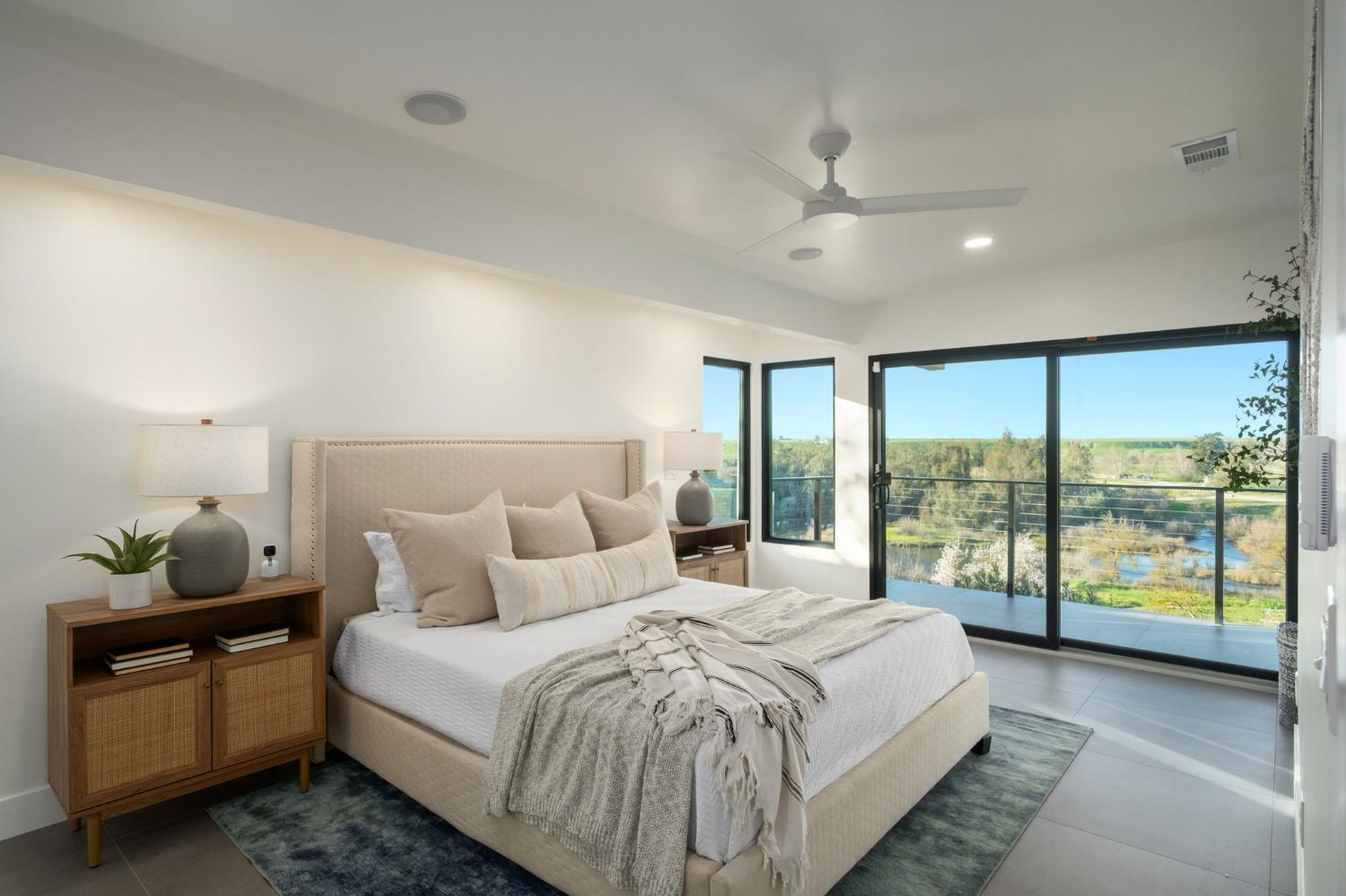 1230 W Moraga Rd, Fresno, CA 93711