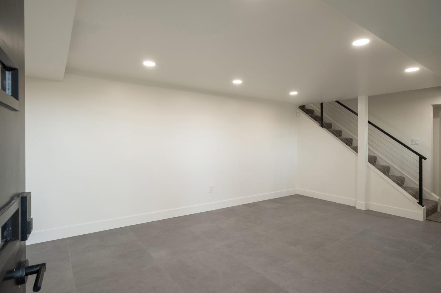 1230 W Moraga Rd, Fresno, CA 93711