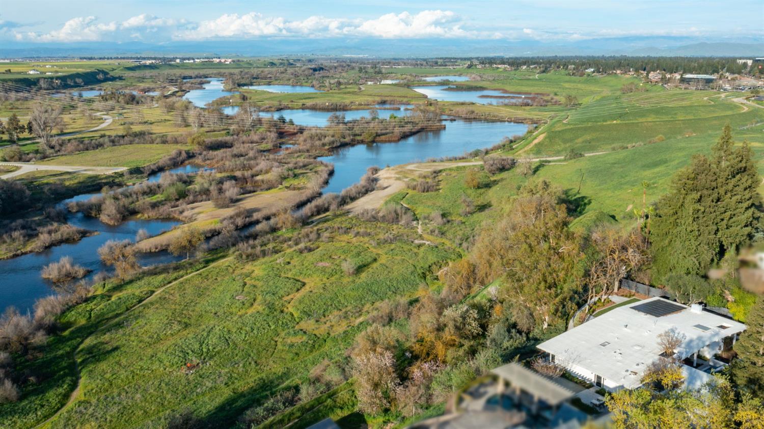 1230 W Moraga Rd, Fresno, CA 93711