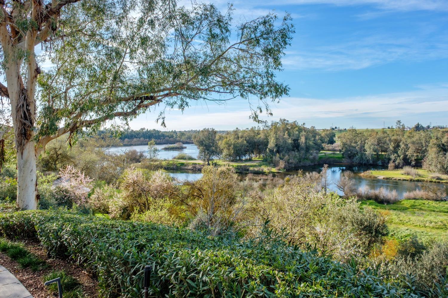 1230 W Moraga Rd, Fresno, CA 93711