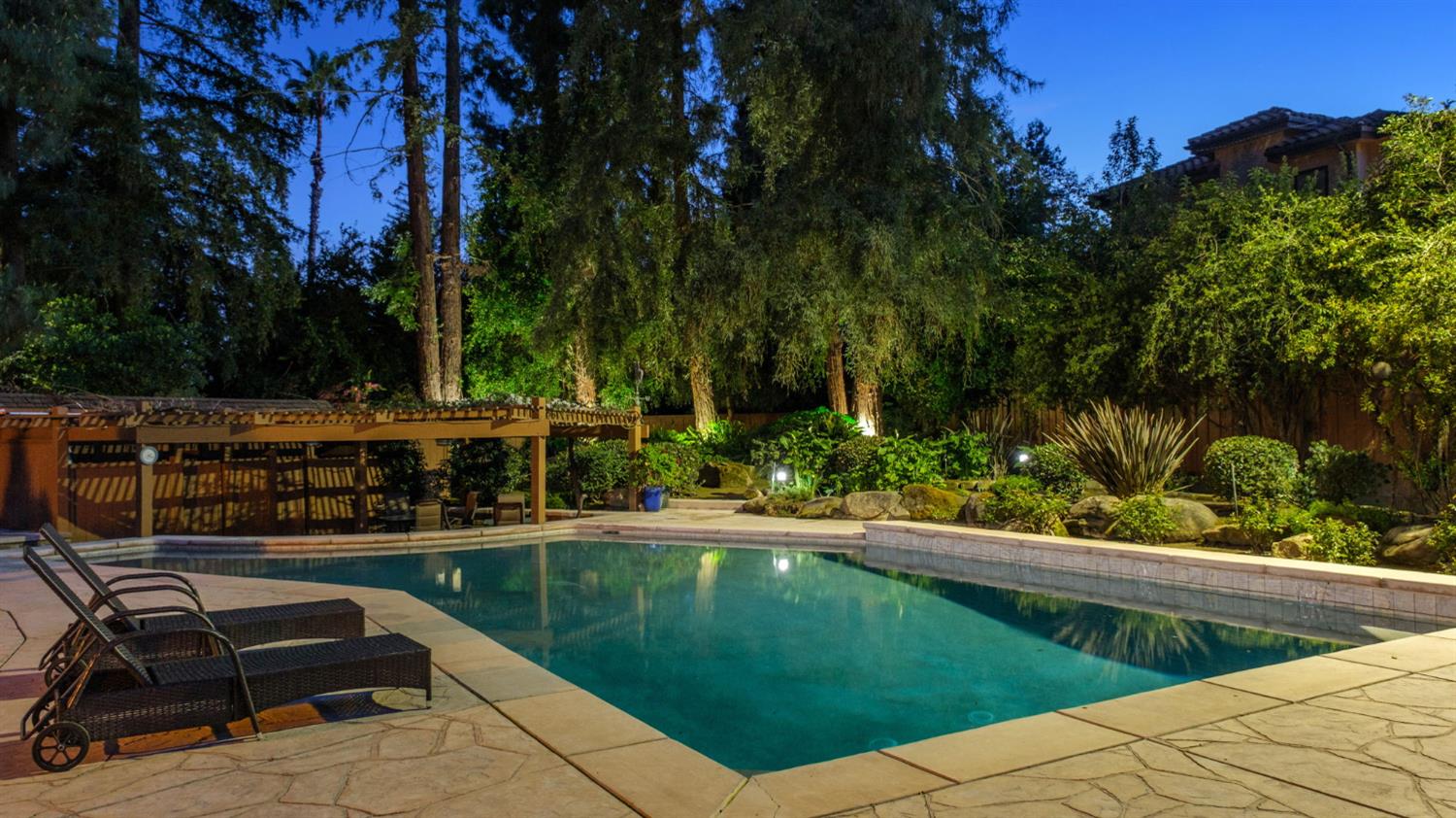 2273 W Dovewood Ln, Fresno, CA 93711