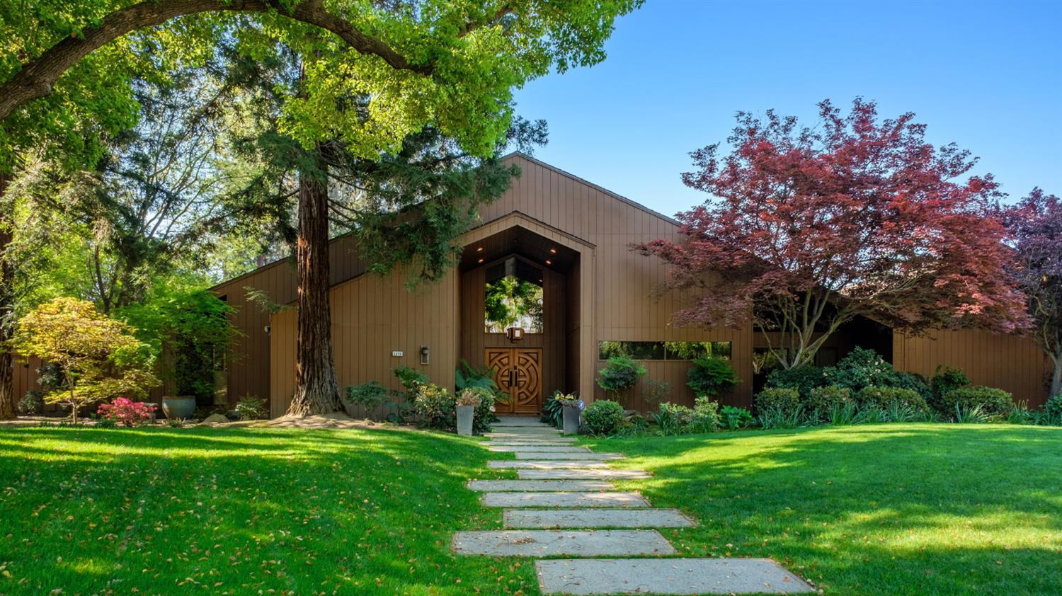 2273 W Dovewood Ln, Fresno, CA 93711