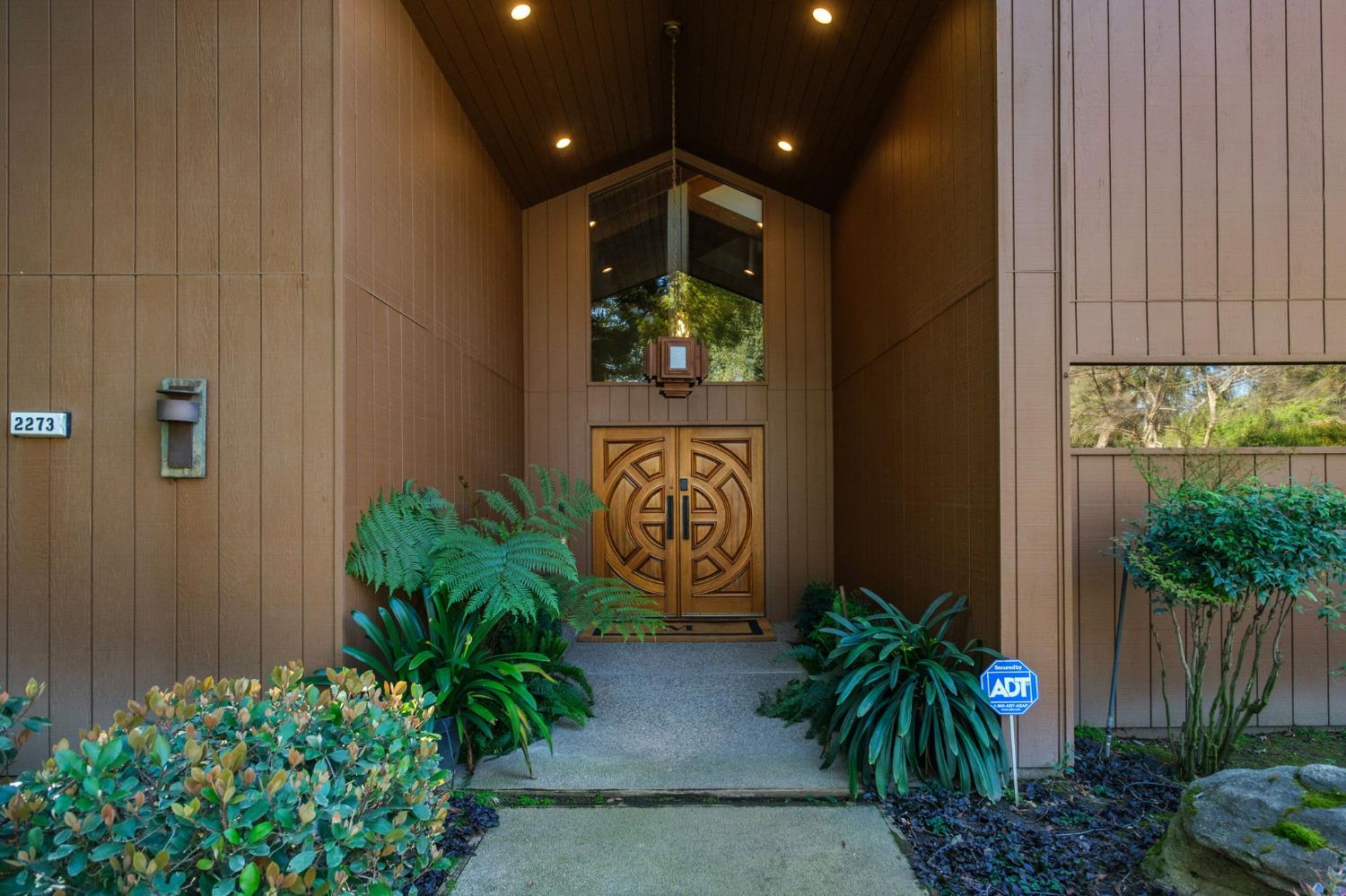 2273 W Dovewood Ln, Fresno, CA 93711