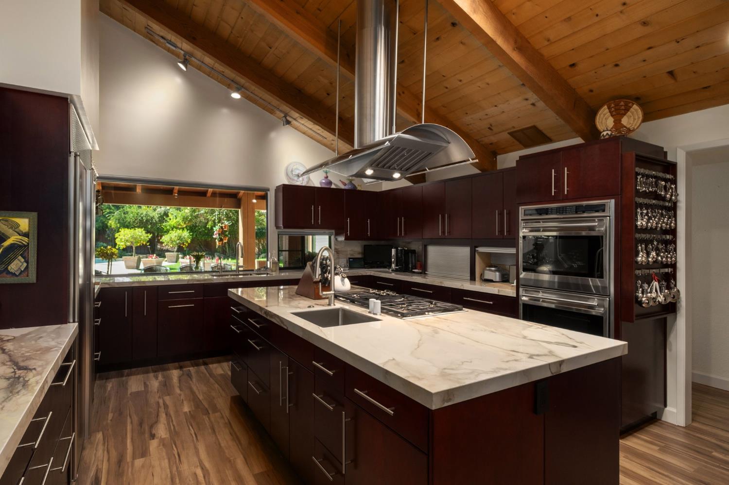 2273 W Dovewood Ln, Fresno, CA 93711