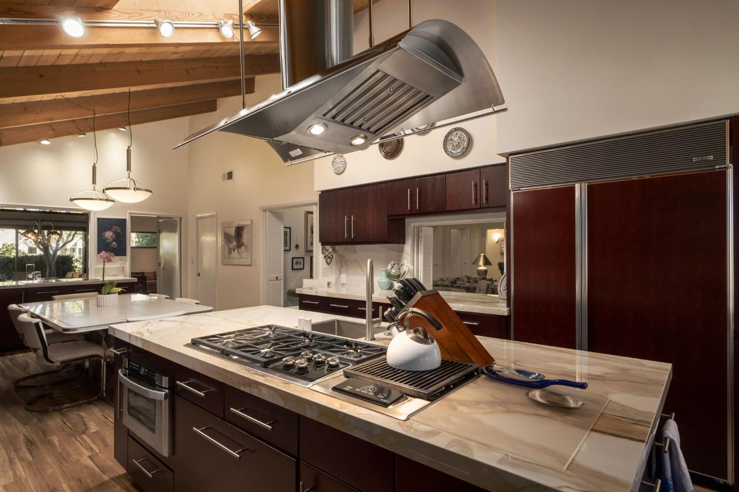 2273 W Dovewood Ln, Fresno, CA 93711