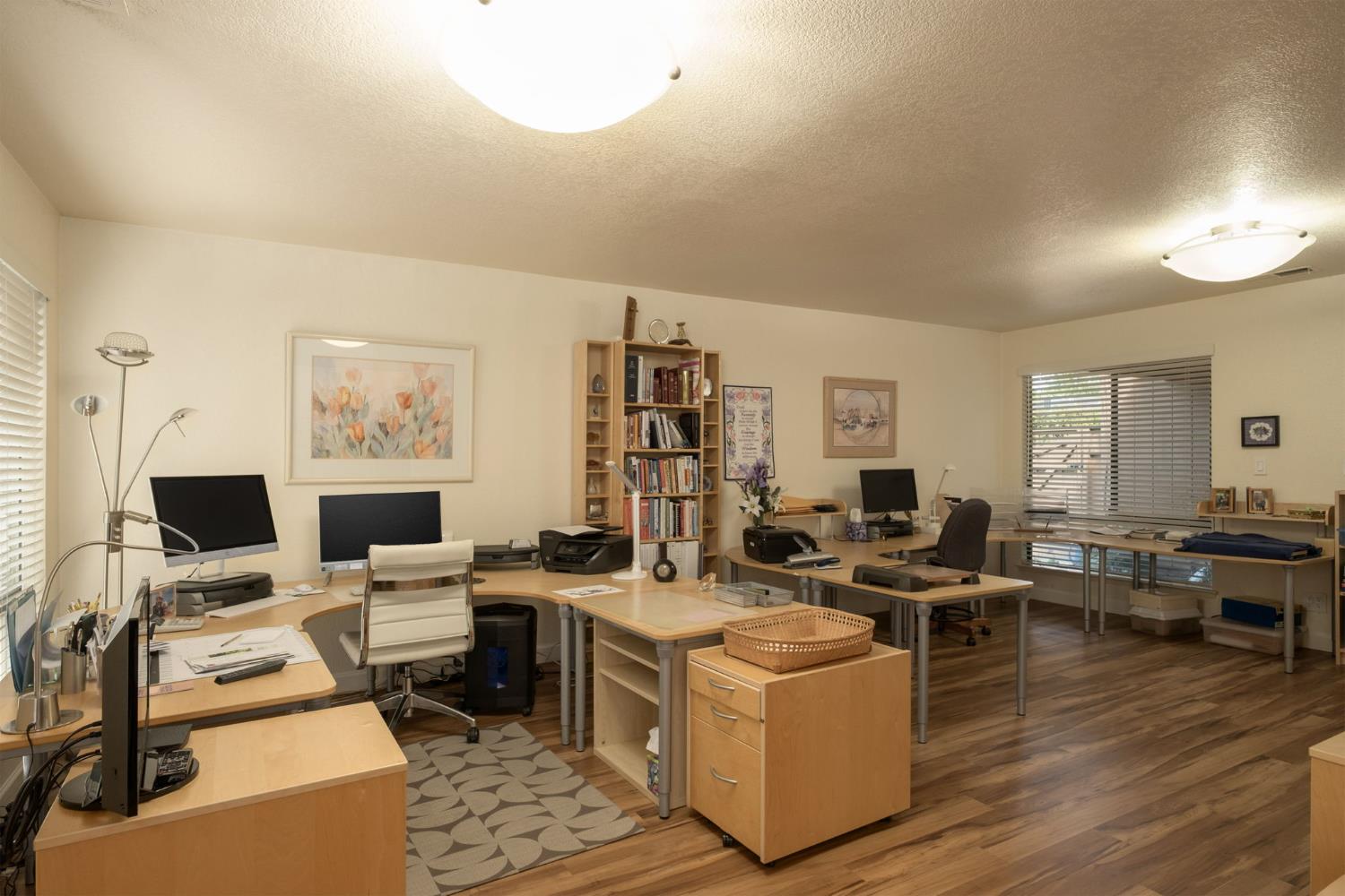 2273 W Dovewood Ln, Fresno, CA 93711