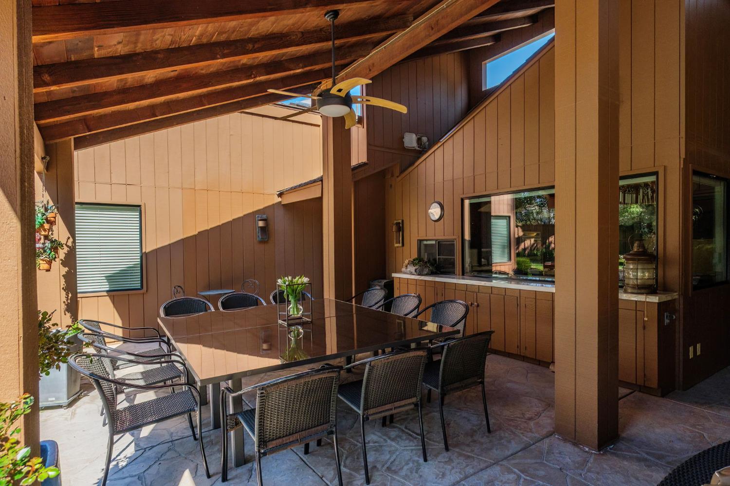 2273 W Dovewood Ln, Fresno, CA 93711