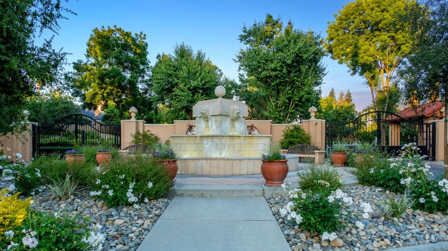 3386 E Via Monte Verdi Ave, Clovis, CA 93619