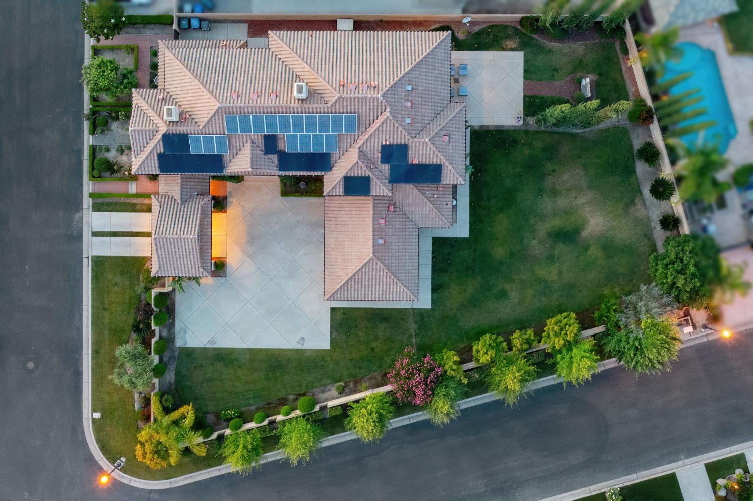 11232 N Burnhaven Way, Fresno, CA 93730